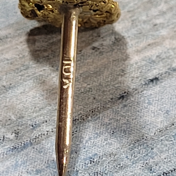 10k Gold Chip Tie Pin. - Picture 5 of 11